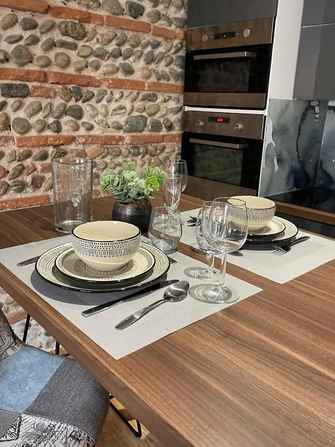 Appartement Climatise Avec Balcon Et Parking Prive Toulouse